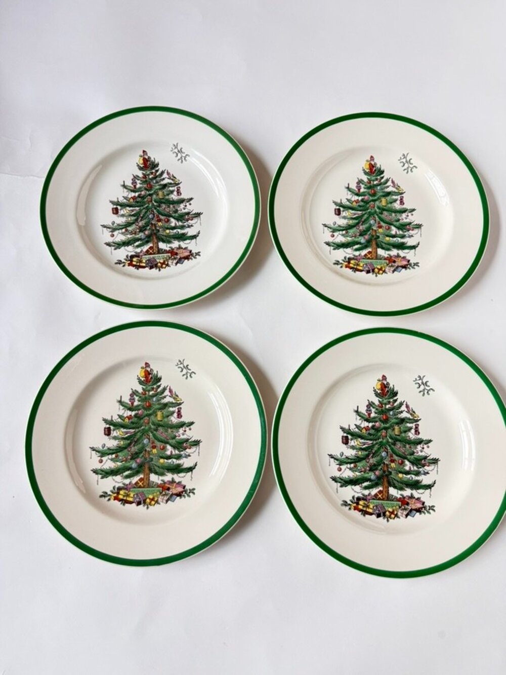 Spode Lot of 4 Christmas Tree England 10 3/4 Dinner Plates S3324 Santa Green Rim